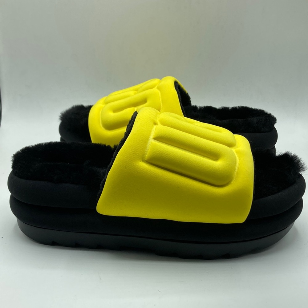 UGG Women Maxi Graphic Slide Sandal